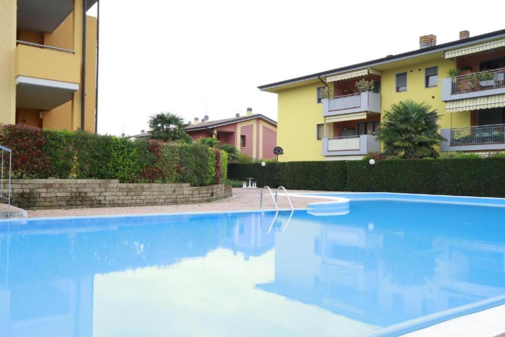 Garden Residence Appartamento Con Terrazzo E Piscina Desenzano del Garda Exteriör bild