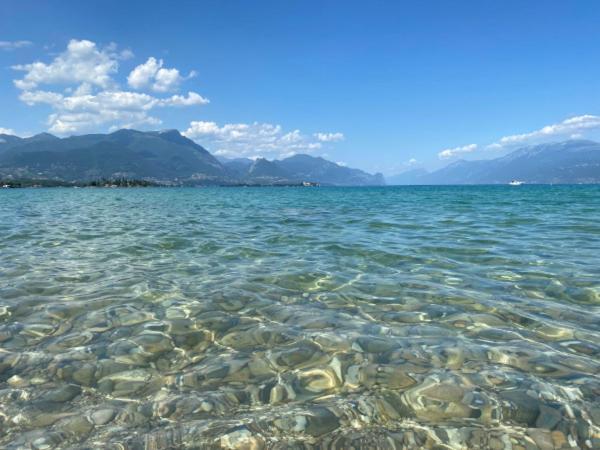 Garden Residence Appartamento Con Terrazzo E Piscina Desenzano del Garda Exteriör bild