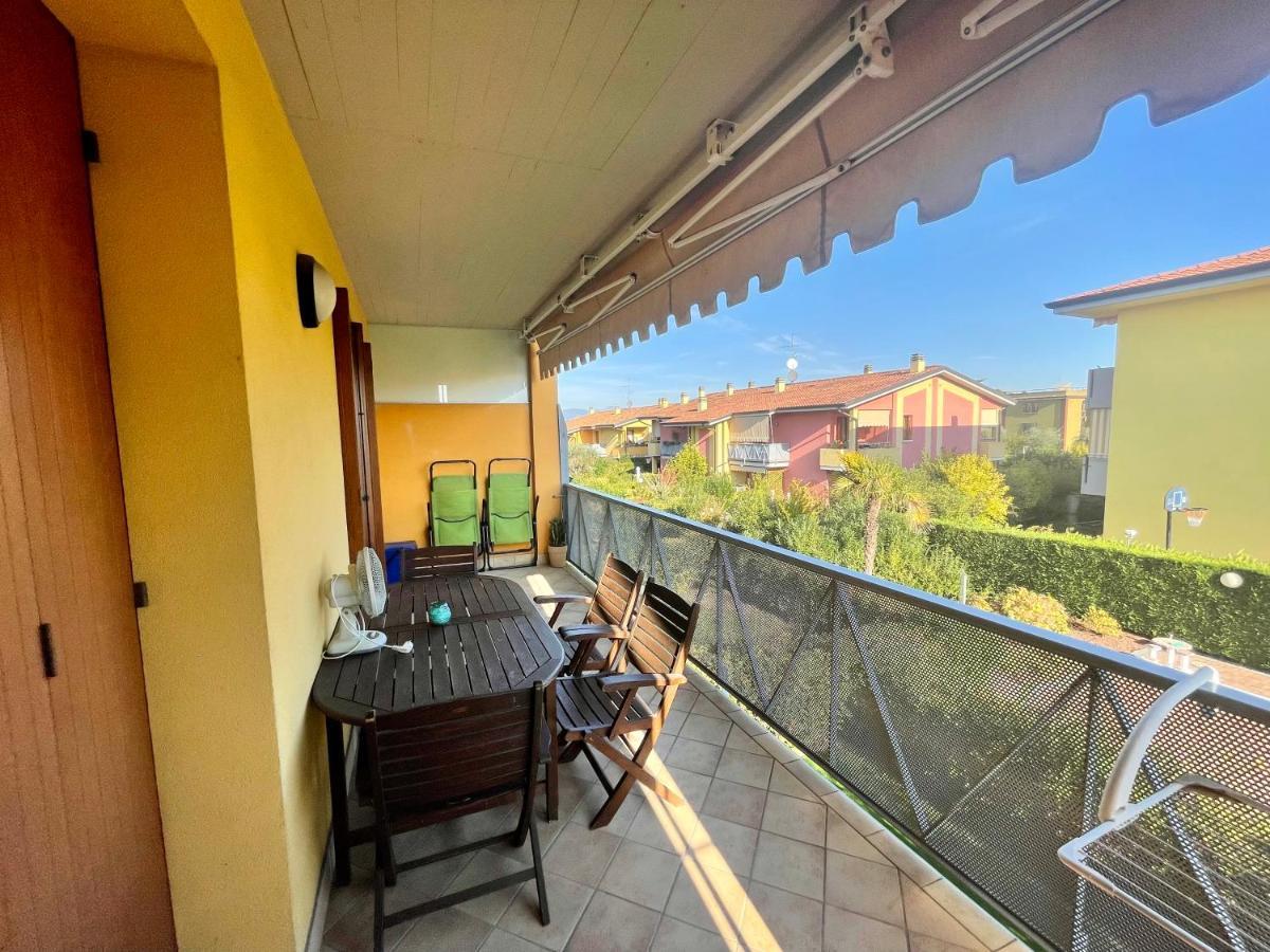 Garden Residence Appartamento Con Terrazzo E Piscina Desenzano del Garda Exteriör bild