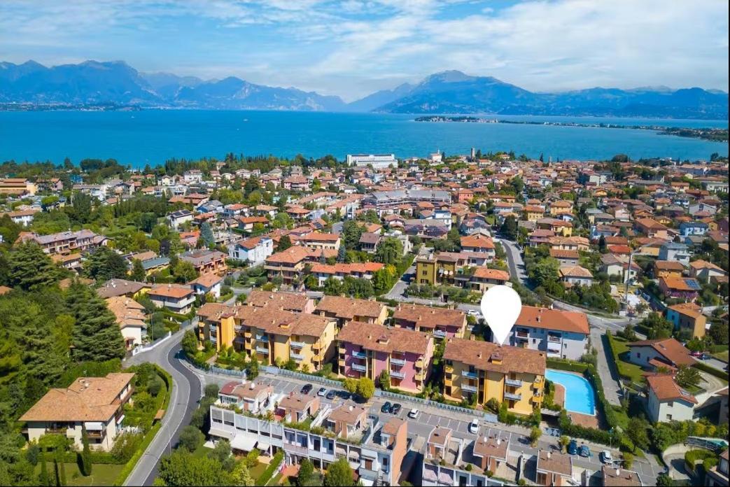 Garden Residence Appartamento Con Terrazzo E Piscina Desenzano del Garda Exteriör bild